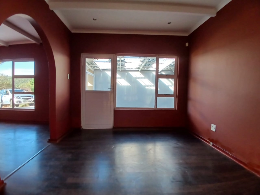 5 Bedroom Property for Sale in Beacon Bay Eastern Cape